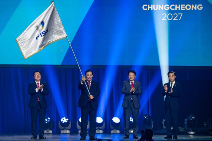 2027 충청 유니버시아드대회,  세계의 기대 속에 성공적인 대회기 인수! 기사 이미지