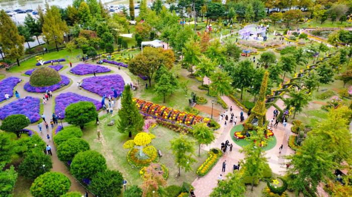 도심 속 가을꽃의 향연 ‘유성국화축제’ 성황리 마무리 기사 이미지