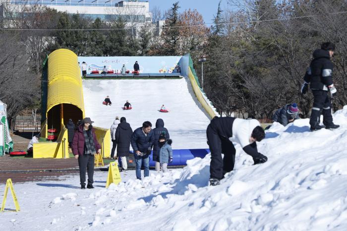 유성구, 휴장일 활용 장애아동 위한 눈썰매장 운영 새창으로 읽기 기사 이미지