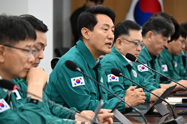 오세훈 서울시장, 복귀 후 첫 공식 일정 ‘여름철 대책 특별 점검회의’ 주재 기사 이미지
