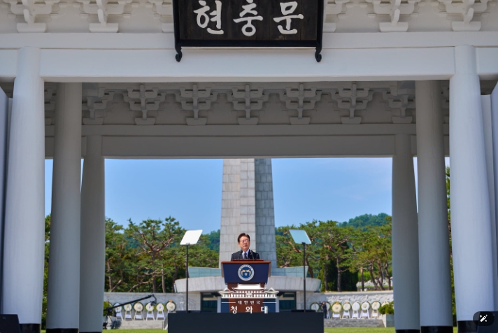 이 대통령 '선열에 합당한 예우 다해야…특별한 희생에 특별한 보상' 기사 이미지