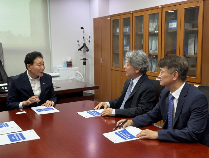 박용갑 의원, 유정훈 한국도로공사 신임 사장 면담 … 호남고속도로 지선 확장 및 현충원IC 신설 등 신속 추진 건의 기사 이미지