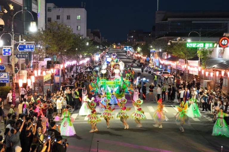 31만여 명의 발길 사로잡은 제24회 부여서동연꽃축제 성황리 폐막 기사 이미지